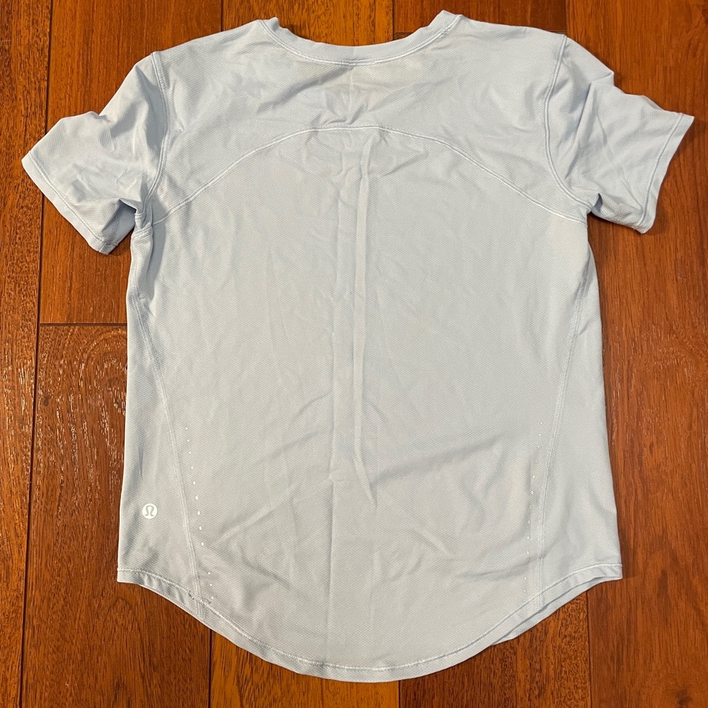 Lululemon women’s tee